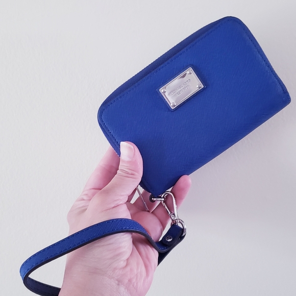 Michael Kors Essential Zip Wallet O/S - Picture 13 of 15